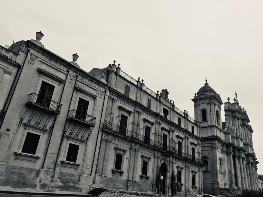 Landolina Palace Hotel Noto Exterior foto