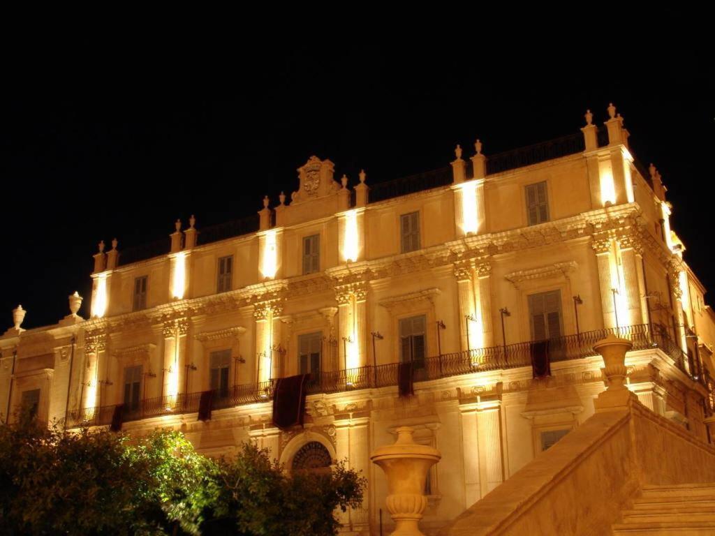 Landolina Palace Hotel Noto Exterior foto